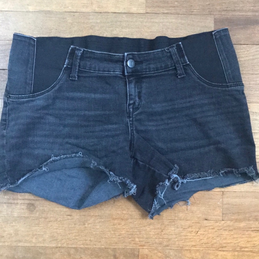 Maternity shorts